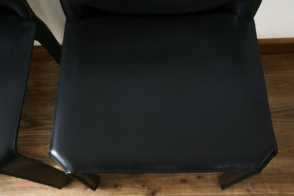 中古　美品　Cassina(カッシーナ)　412　CAB(キャブ)　MARIO BELLINI(マリオベリーニ)　シックでラグジュアリーな雰囲気を高めるアームレスチェア4脚　セット定価約120万円相当　(R-084667)