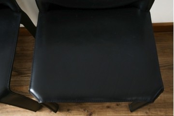 中古　美品　Cassina(カッシーナ)　412　CAB(キャブ)　MARIO BELLINI(マリオベリーニ)　シックでラグジュアリーな雰囲気を高めるアームレスチェア4脚　セット定価約120万円相当　(R-084667)