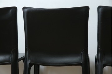 中古　美品　Cassina(カッシーナ)　412　CAB(キャブ)　MARIO BELLINI(マリオベリーニ)　シックでラグジュアリーな雰囲気を高めるアームレスチェア4脚　セット定価約120万円相当　(R-084667)