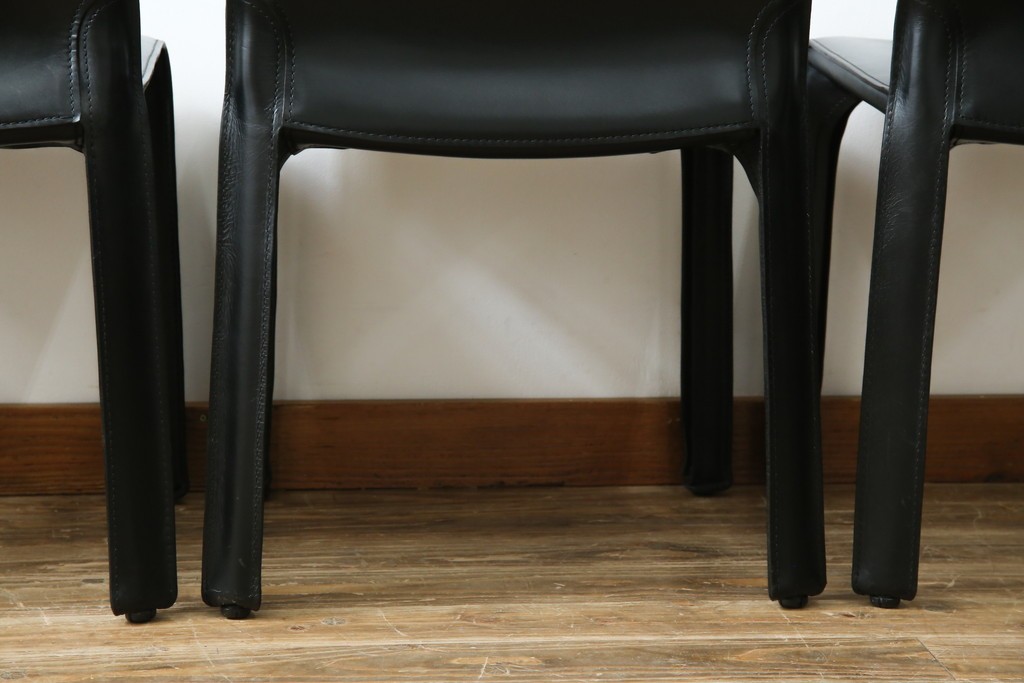 中古　美品　Cassina(カッシーナ)　412　CAB(キャブ)　MARIO BELLINI(マリオベリーニ)　シックでラグジュアリーな雰囲気を高めるアームレスチェア4脚　セット定価約120万円相当　(R-084667)