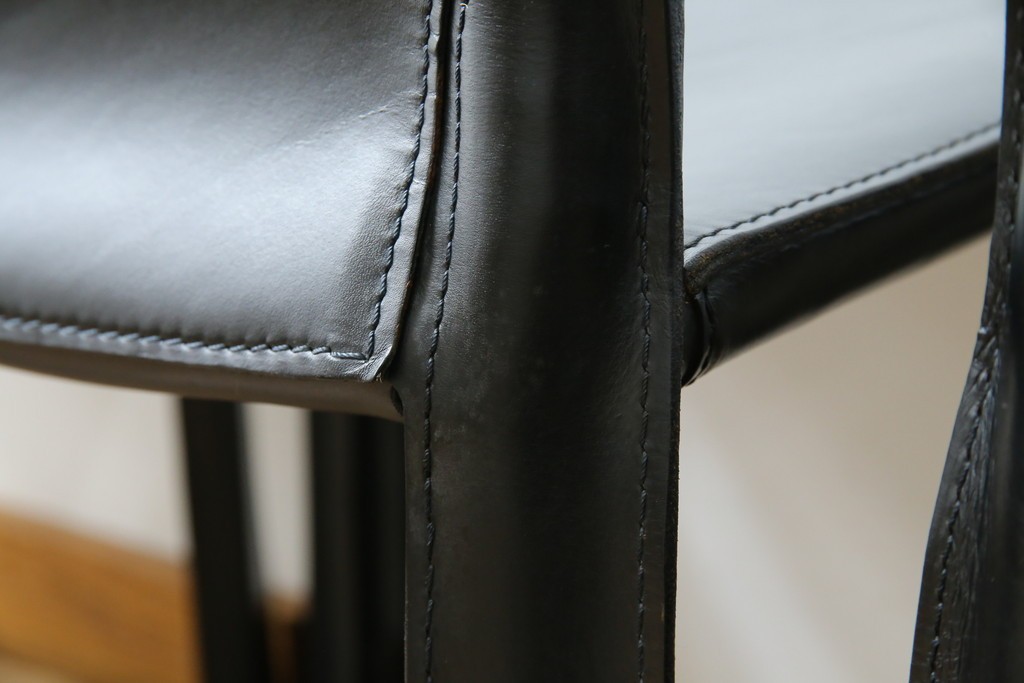 中古　美品　Cassina(カッシーナ)　412　CAB(キャブ)　MARIO BELLINI(マリオベリーニ)　シックでラグジュアリーな雰囲気を高めるアームレスチェア4脚　セット定価約120万円相当　(R-084667)