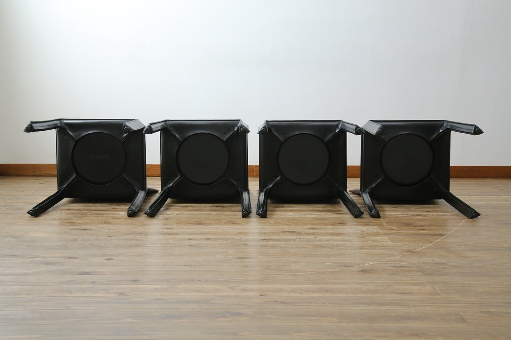 中古　美品　Cassina(カッシーナ)　412　CAB(キャブ)　MARIO BELLINI(マリオベリーニ)　シックでラグジュアリーな雰囲気を高めるアームレスチェア4脚　セット定価約120万円相当　(R-084667)