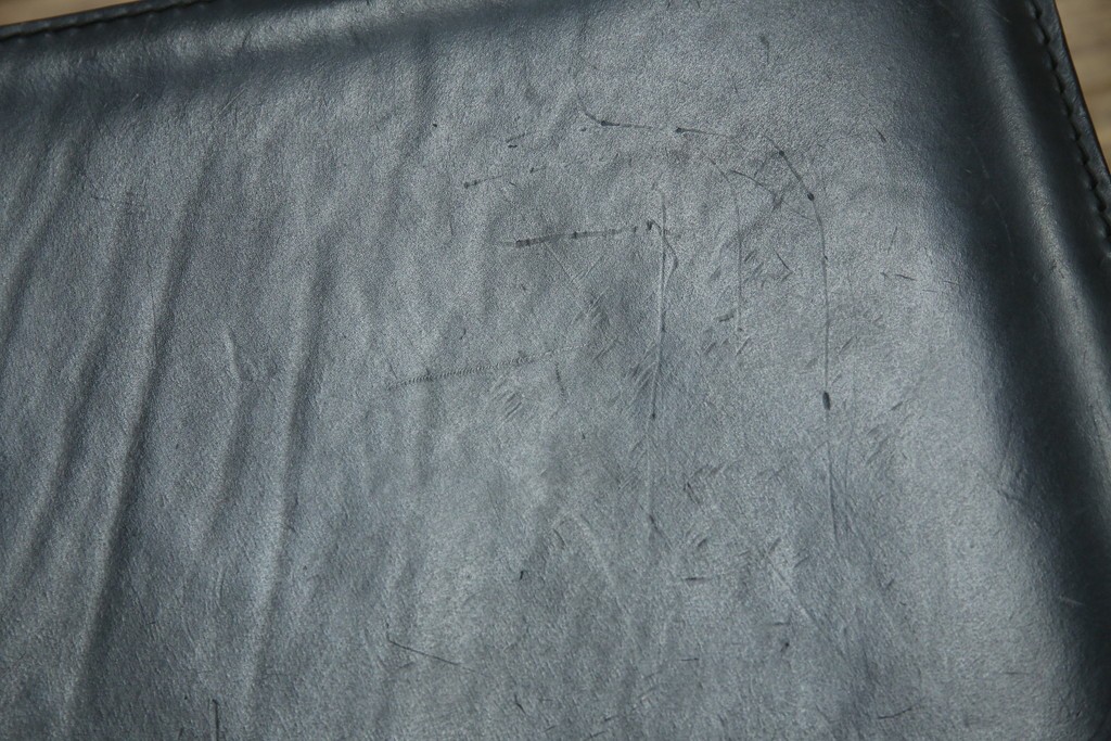 中古　美品　Cassina(カッシーナ)　412　CAB(キャブ)　MARIO BELLINI(マリオベリーニ)　シックでラグジュアリーな雰囲気を高めるアームレスチェア4脚　セット定価約120万円相当　(R-084667)