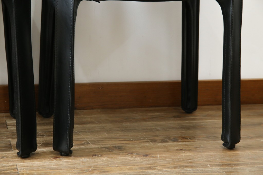 中古　美品　Cassina(カッシーナ)　412　CAB(キャブ)　MARIO BELLINI(マリオベリーニ)　シックでラグジュアリーな雰囲気を高めるアームレスチェア4脚　セット定価約120万円相当　(R-084667)