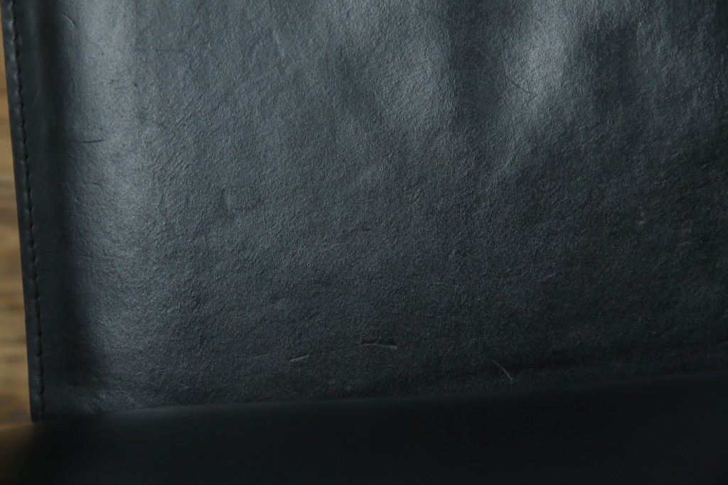 中古　美品　Cassina(カッシーナ)　412　CAB(キャブ)　MARIO BELLINI(マリオベリーニ)　シックでラグジュアリーな雰囲気を高めるアームレスチェア4脚　セット定価約120万円相当　(R-084667)