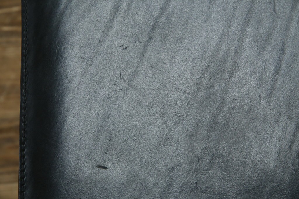 中古　美品　Cassina(カッシーナ)　412　CAB(キャブ)　MARIO BELLINI(マリオベリーニ)　シックでラグジュアリーな雰囲気を高めるアームレスチェア4脚　セット定価約120万円相当　(R-084667)