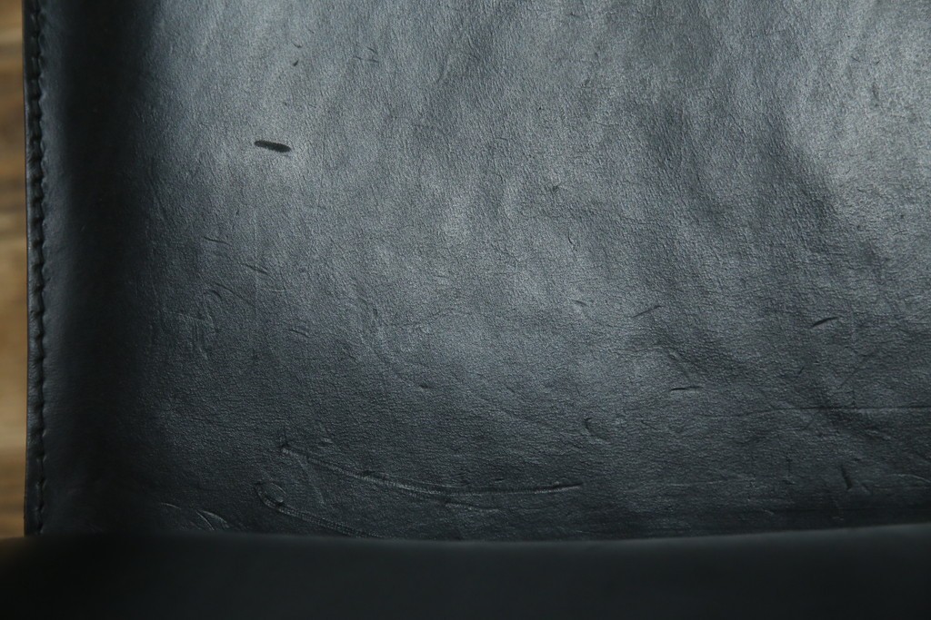 中古　美品　Cassina(カッシーナ)　412　CAB(キャブ)　MARIO BELLINI(マリオベリーニ)　シックでラグジュアリーな雰囲気を高めるアームレスチェア4脚　セット定価約120万円相当　(R-084667)