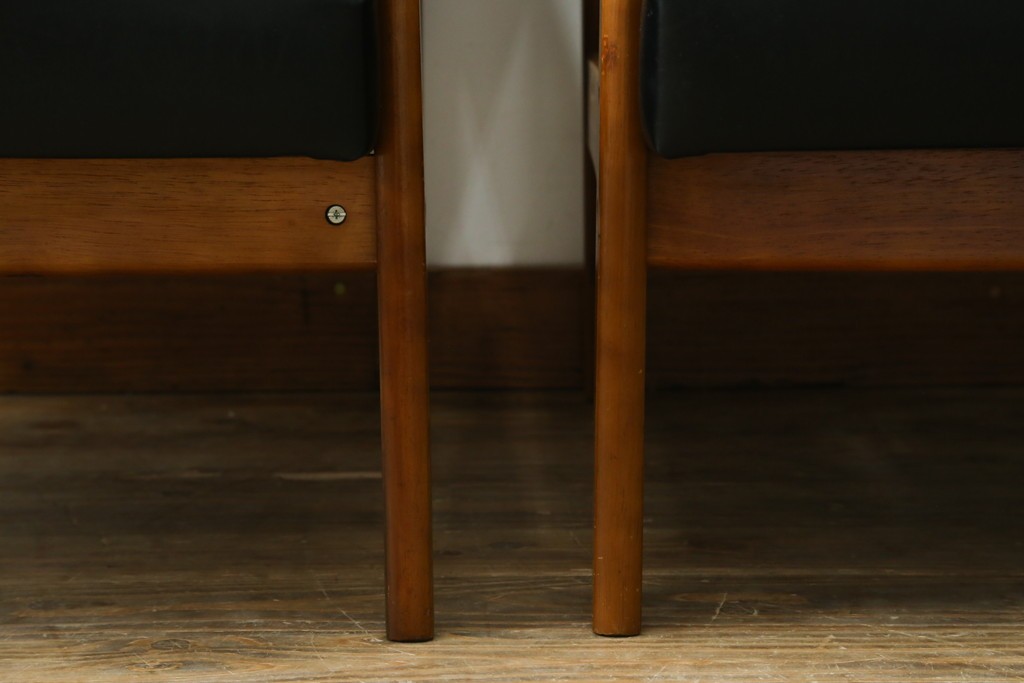 和製ヴィンテージ　オールドカリモク　カリモク家具(karimoku)　合皮製　Kチェア 1シーター 2脚セット(R-084668)