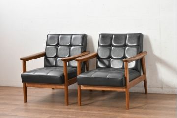 和製ビンテージ　美品　オールドカリモク　カリモク家具(karimoku)　合皮　上質なモダン空間を演出するKチェア2脚セット(1シーター、1人掛け、一人掛け、アームチェア、椅子、イス、ヴィンテージ、バラ売り可能)(R-084668)
