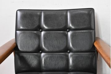 和製ビンテージ　美品　オールドカリモク　カリモク家具(karimoku)　合皮　上質なモダン空間を演出するKチェア2脚セット(1シーター、1人掛け、一人掛け、アームチェア、椅子、イス、ヴィンテージ、バラ売り可能)(R-084668)