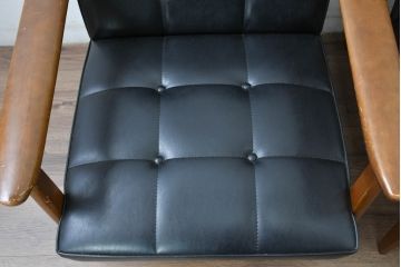 和製ビンテージ　美品　オールドカリモク　カリモク家具(karimoku)　合皮　上質なモダン空間を演出するKチェア2脚セット(1シーター、1人掛け、一人掛け、アームチェア、椅子、イス、ヴィンテージ、バラ売り可能)(R-084668)