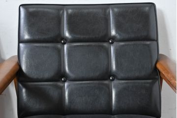 和製ビンテージ　美品　オールドカリモク　カリモク家具(karimoku)　合皮　上質なモダン空間を演出するKチェア2脚セット(1シーター、1人掛け、一人掛け、アームチェア、椅子、イス、ヴィンテージ、バラ売り可能)(R-084668)