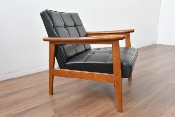 和製ビンテージ　美品　オールドカリモク　カリモク家具(karimoku)　合皮　上質なモダン空間を演出するKチェア2脚セット(1シーター、1人掛け、一人掛け、アームチェア、椅子、イス、ヴィンテージ、バラ売り可能)(R-084668)
