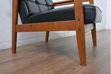 和製ビンテージ　美品　オールドカリモク　カリモク家具(karimoku)　合皮　上質なモダン空間を演出するKチェア2脚セット(1シーター、1人掛け、一人掛け、アームチェア、椅子、イス、ヴィンテージ、バラ売り可能)(R-084668)