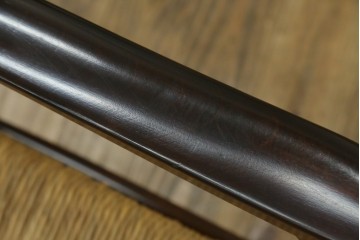 中古　美品　松本民芸家具　#77型曲肘付きイス　ラッシ座(ガマ座)がお洒落な曲肘イス2脚　定価(2脚合計)約55万円　(R-084671)