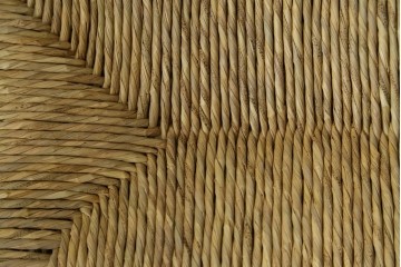 中古　松本民芸家具　#77型　ラッシ座(ガマ座)　和モダンな雰囲気を醸し出す3人掛け曲肘イス　定価約45万円　(R-084672)