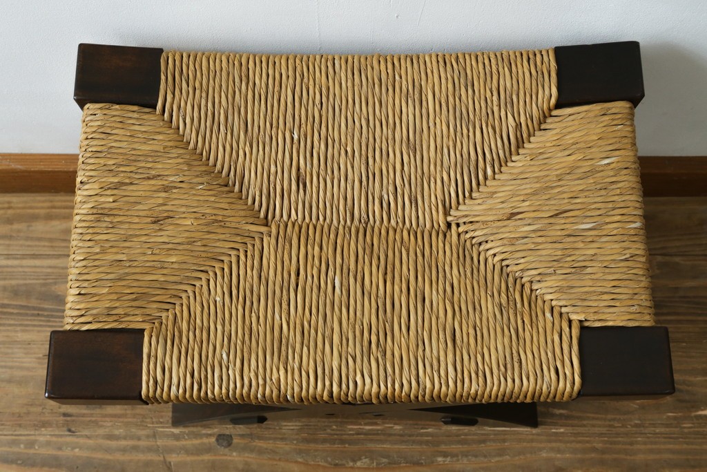 中古　美品　松本民芸家具　ラッシ座面(い草)　和モダンな空間づくりにおすすめの#222鞍型スツール　(R-084674)