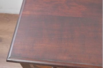 中古　美品!!　松本民芸家具　T型片袖机　美しい木目とクラシカルな佇まいが魅力的なデスク　定価約42万円相当　(R-084676)