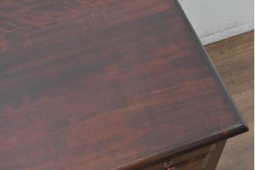 中古　美品!!　松本民芸家具　T型片袖机　美しい木目とクラシカルな佇まいが魅力的なデスク　定価約42万円相当　(R-084676)