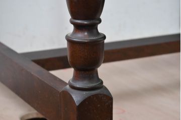中古　美品!!　松本民芸家具　T型片袖机　美しい木目とクラシカルな佇まいが魅力的なデスク　定価約42万円相当　(R-084676)