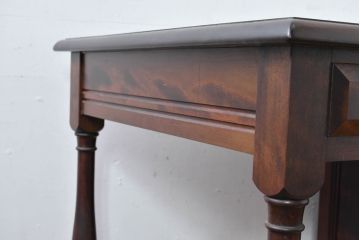 中古　美品!!　松本民芸家具　T型片袖机　美しい木目とクラシカルな佇まいが魅力的なデスク　定価約42万円相当　(R-084676)