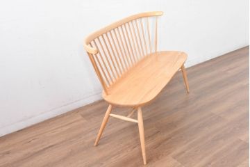イギリス　希少なビンテージ品　ERCOL(アーコール)　MARGARET HOWELL(マーガレット・ハウエル)　エルム材・ビーチ材　北欧・ナチュラルインテリアにおすすめ!木のぬくもりと優しいフォルムが魅力のラブシート(R-084677)