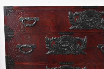 中古　美品　仙台民芸箪笥　欅産業　漆塗り　立派な杢目と牡丹があしらわれた装飾金具が美しい仙台箪笥　定価約60万円相当　(R-084679)