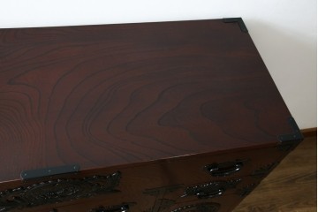 中古　仙台民芸箪笥　欅産業　漆塗り　立派な杢目と牡丹があしらわれた装飾金具が美しい仙台箪笥　定価約60万円相当　(R-084679)