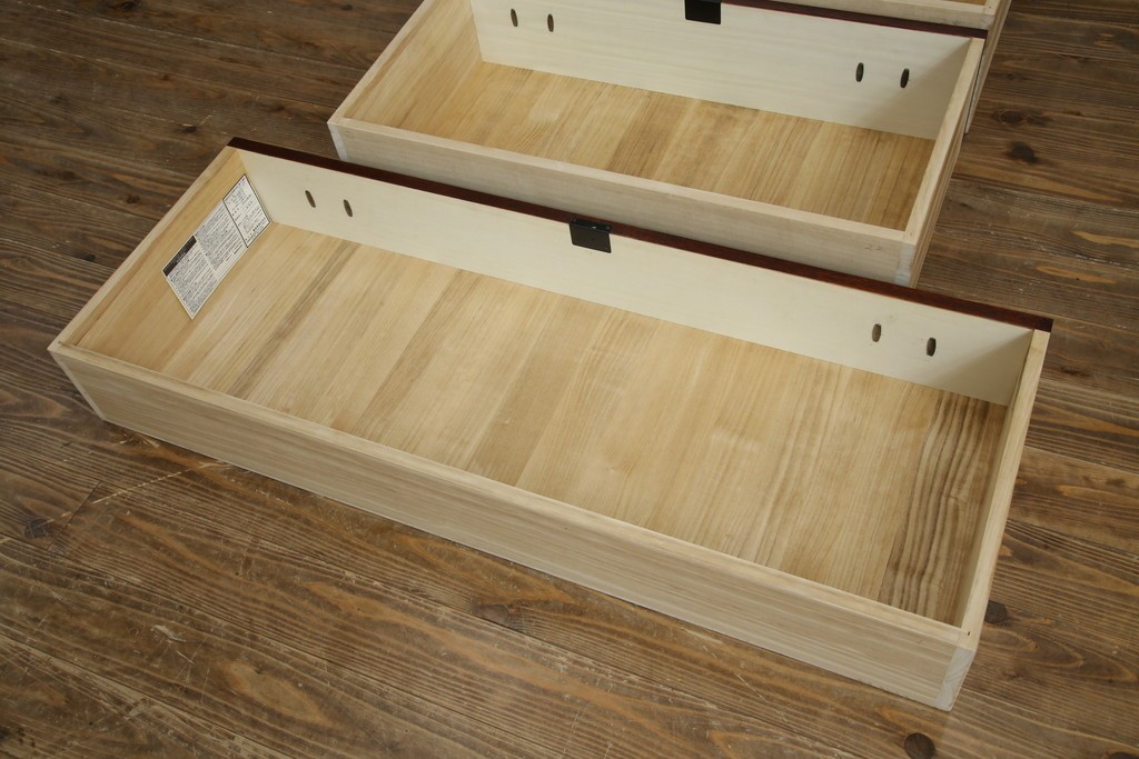 中古　仙台民芸箪笥　欅産業　漆塗り　立派な杢目と牡丹があしらわれた装飾金具が美しい仙台箪笥　定価約60万円相当　(R-084679)