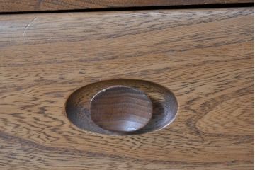イギリスビンテージ　ERCOL(アーコール)　かわいい脚付きモデル!!　暮らしに上質なぬくもりを添えるサイドボード(R-084680)
