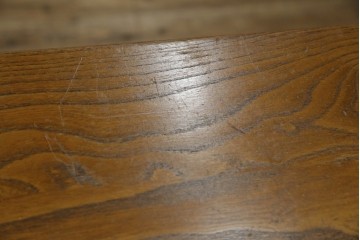 イギリスビンテージ　ERCOL(アーコール)　かわいい脚付きモデル!!　暮らしに上質なぬくもりを添えるサイドボード　(R-084680)