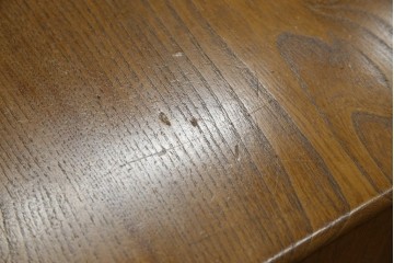 イギリスビンテージ　ERCOL(アーコール)　かわいい脚付きモデル!!　暮らしに上質なぬくもりを添えるサイドボード　(R-084680)