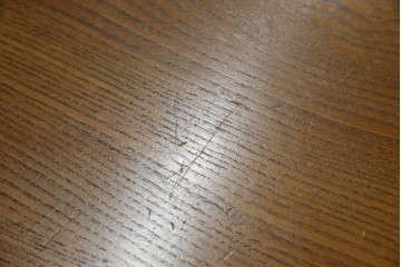 イギリスビンテージ　ERCOL(アーコール)　かわいい脚付きモデル!!　暮らしに上質なぬくもりを添えるサイドボード　(R-084680)