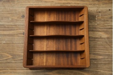 イギリスビンテージ　ERCOL(アーコール)　かわいい脚付きモデル!!　暮らしに上質なぬくもりを添えるサイドボード　(R-084680)