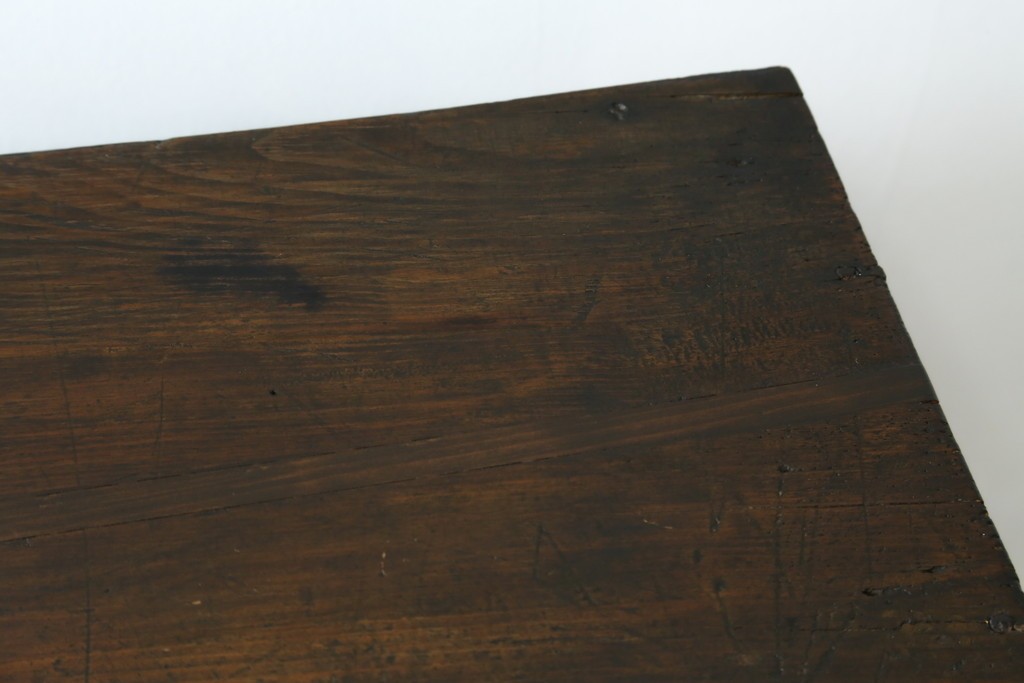 韓国アンティーク　松材　多彩な金具装飾が存在感を放つバンダチ　(R-084681)