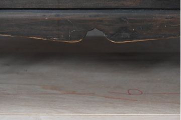 韓国アンティーク　松材　多彩な金具装飾が存在感を放つバンダチ　(R-084681)