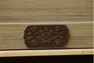 中古　会津松本(會津松本)　東西館　牡丹金具が上品なからくり会津桐箪笥　定価約49万円　(R-084682)