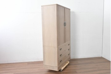 中古　伝統工芸士　田澤謙介作　引き手金具の繊細な意匠が目を惹く加茂総桐箪笥　(R-084683)