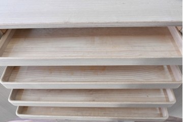 中古　伝統工芸士　田澤謙介作　引き手金具の繊細な意匠が目を惹く加茂総桐箪笥　(R-084683)