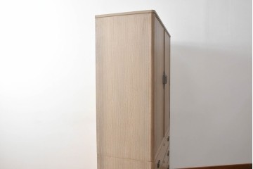 中古　伝統工芸士　田澤謙介作　引き手金具の繊細な意匠が目を惹く加茂総桐箪笥　(R-084683)