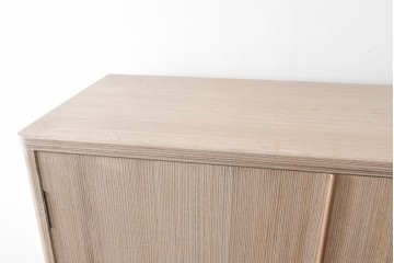 中古　伝統工芸士　田澤謙介作　引き手金具の繊細な意匠が目を惹く加茂総桐箪笥　(R-084683)