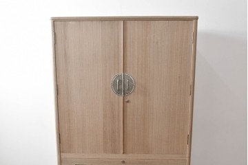 中古　伝統工芸士　田澤謙介作　引き手金具の繊細な意匠が目を惹く加茂総桐箪笥　(R-084683)