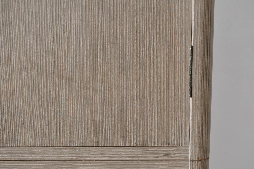 中古　伝統工芸士　田澤謙介作　引き手金具の繊細な意匠が目を惹く加茂総桐箪笥　(R-084683)