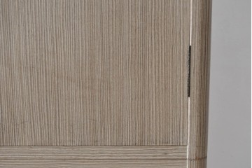 中古　伝統工芸士　田澤謙介作　引き手金具の繊細な意匠が目を惹く加茂総桐箪笥　(R-084683)