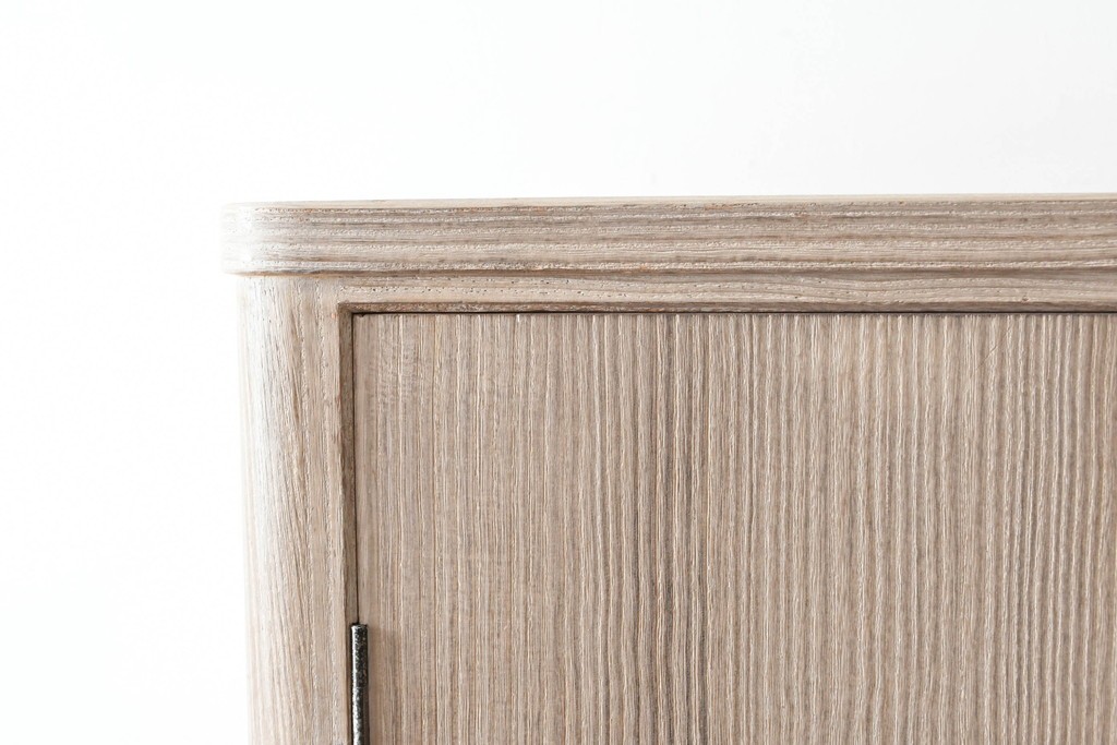 中古　伝統工芸士　田澤謙介作　引き手金具の繊細な意匠が目を惹く加茂総桐箪笥　(R-084683)