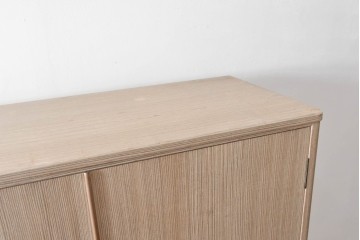 中古　伝統工芸士　田澤謙介作　引き手金具の繊細な意匠が目を惹く加茂総桐箪笥　(R-084683)