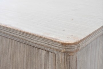 中古　伝統工芸士　田澤謙介作　引き手金具の繊細な意匠が目を惹く加茂総桐箪笥(着物箪笥)　(R-084684)