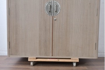 中古　伝統工芸士　田澤謙介作　引き手金具の繊細な意匠が目を惹く加茂総桐箪笥(着物箪笥)　(R-084684)