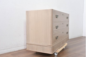 中古　伝統工芸士　田澤謙介作　引き手金具の繊細な意匠が目を惹く加茂総桐箪笥サイドボード(衣装箪笥)　(R-084685)