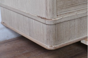 中古　伝統工芸士　田澤謙介作　引き手金具の繊細な意匠が目を惹く加茂総桐箪笥サイドボード(衣装箪笥)　(R-084685)